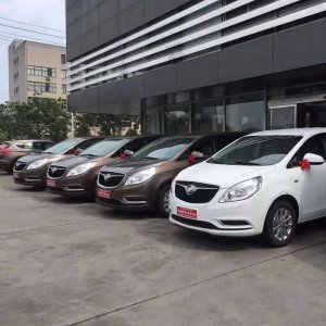 别克7座商务车